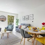 Modern&Stylish Apartment in Av. da Liberdade by LovelyStay