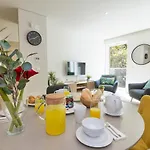 Modern&Stylish Apartment in Av. da Liberdade by LovelyStay